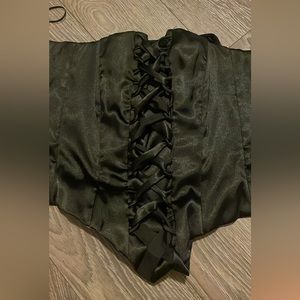 adorable black corset. you can make it super tight but also stretch it out a lot